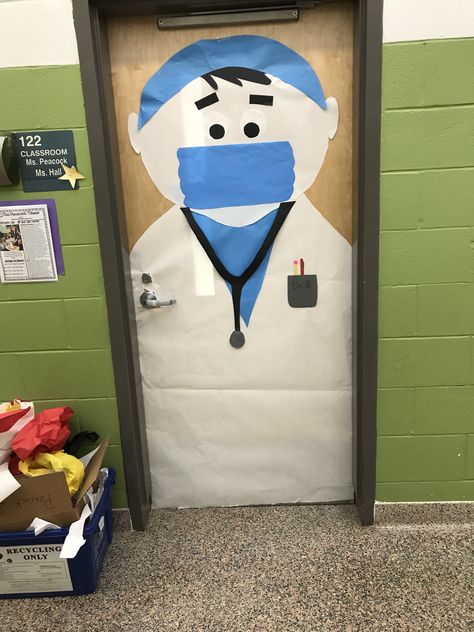 Doctor career door decorating contest Doctor Day Decoration Ideas, Doctor Day Decoration Ideas For School, Hospital Decoration Ideas, Doctor Day Ideas, Doctors Day Decoration Ideas, Hospital Door Decorations, Hospital Decoration, Soft Board Decoration, School Nurse Office Decorations