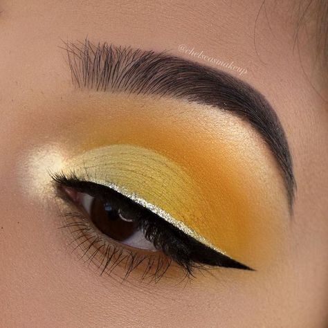 Eyeliner Cat, Yellow Eye Makeup, Summer Eye Makeup, Make Up Designs, Drag Make-up, Yellow Makeup, Yellow Eyeshadow, Makijaż Smokey Eye, Eye Makeup Designs