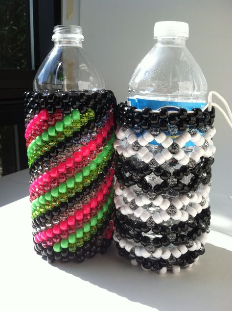 Pony bead water bottle holders Pony Bead Water Bottle Holder, Pony Bead Storage, Kandi Water Bottle Holder, Kandi Inspiration Pony Beads, Decora Harajuku, Kandi Beads, Pony Bead Projects, Kandi Inspo, Diy Kandi Bracelets