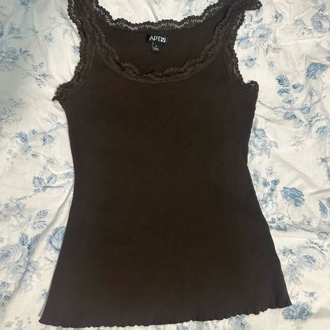 Super cute vintage Dark brown Y2K lace tank top!癩 Brown Lace Tank Top, Lacy Tank Top, Ideas For Ocs, Oc Stuff, Brown Y2k, Lace Tank Top, Lace Tank, Dark Brown, Super Cute