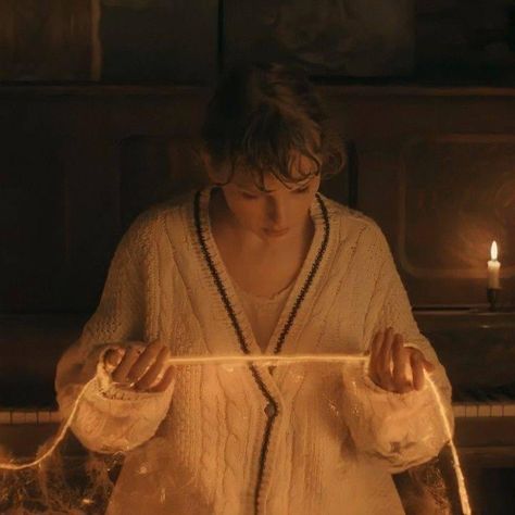 Cardigan (MV) Iheartradio Music Awards, Music Awards, Music Video, Taylor Swift, Swift, Fox, Knitting, Music