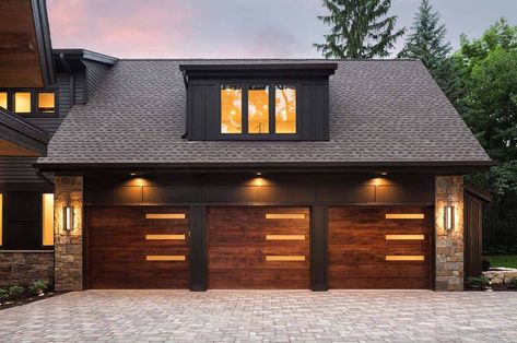 Rustic contemporary lake house with privileged views of Lake Minnetonka Rustic Contemporary Exterior, Contemporary Lake House, Exterior Color Palette, Lake Houses Exterior, Lake Minnetonka, Modern Lake House, Garage Door Design, Modern Garage, Lake House Plans