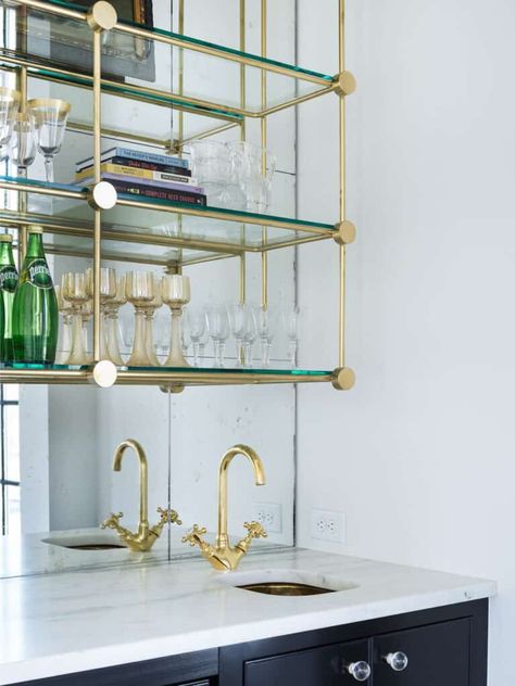 Glass Bar Shelves Ideas, Diy Bar Shelf, Diy Bar Shelf Ideas, Diy Bar Shelves, Bar Shelves Ideas, Living Room Niche, Glass Bar Shelves, Bar Shelf Ideas, Brass Shelving