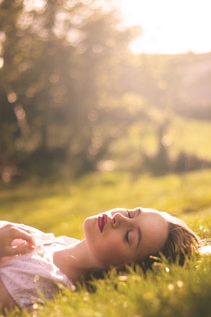 Nature Fall, Foto Portrait, Photographie Portrait Inspiration, Field Of Dreams, Eyes Closed, Shooting Photo, The Meadows, Foto Pose, Foto Inspiration