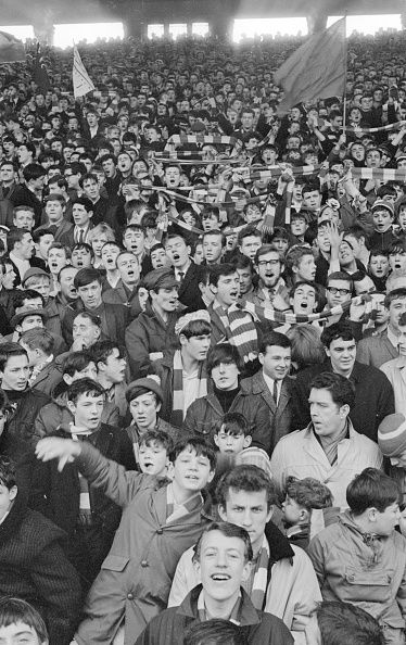 The Kop Anfield, British Football, Liverpool History, Liverpool Fans, Classic Football Shirts, Classic Football, Football Stadiums, Liverpool Football Club, Old Images