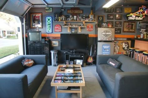 Garage Bar Ideas, Garage Game Rooms, Converted Garage, Cool Garages, Ultimate Garage, Recreational Room, Man Cave Basement, Garage Remodel, Man Cave Home Bar