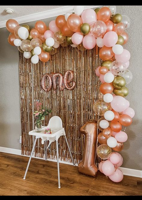 One Backdrop Birthday, 1st Birthday Backdrop Girl, First Birthday Room Decoration, Birthday Decor 1 Year, One Birthday Decorations, Home 1st Birthday Party Ideas, Baby Girl Balloons Decoration, First Birthday Girl Balloons, First Birthday Decorations At Home