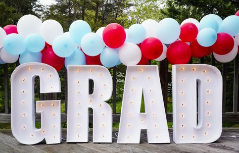 Mr And Mrs Marquee Letters Diy, Big Letters Decoration Diy, Grad Backdrop Ideas, Light Letters Diy, Marquee Letters With Balloons, Large Light Up Letters, Diy Marquee Letters, Balloon Letters, Giant Letters