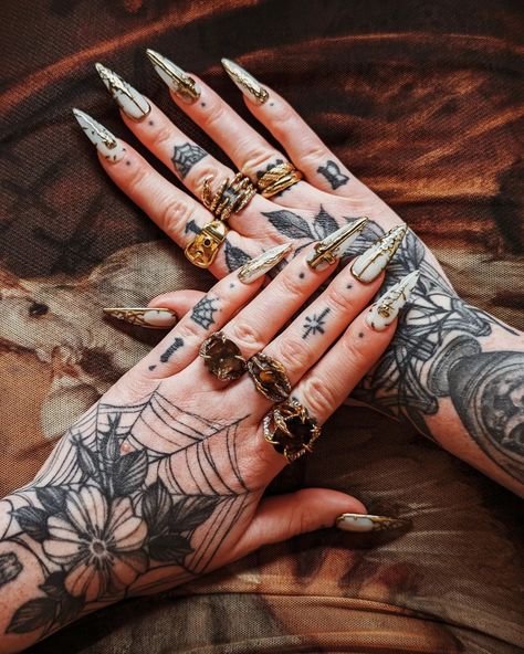 ✨Gold stacking✨ Nail and ring appreciation, my favourite kind of post. I've been after a buckle ring for a while now and @baptistldn sent me this beautiful gold piece to add to my collection. It does also come in silver btw 👀 Nails by @customclawsbyrhianna The queen of gothic cathedral nails 🙏 should we do....more 👀 *Gifted Cathedral Nail Art, Btw Nails, Cathedral Nails, Etsy Nails, Autumn Core, Ethereal Elegance, Buckle Ring, Gothic Cathedral, Gothic Nails