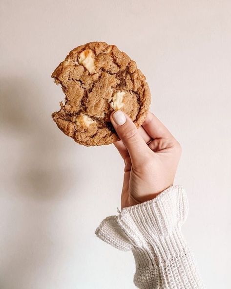 Food Photography Dessert, Cookie Shots, S Mores Cookies, Baking Photography, Vanilla Bean Paste, Cookies Branding, Dark Brown Sugar, Smores Cookies, Dessert Photography