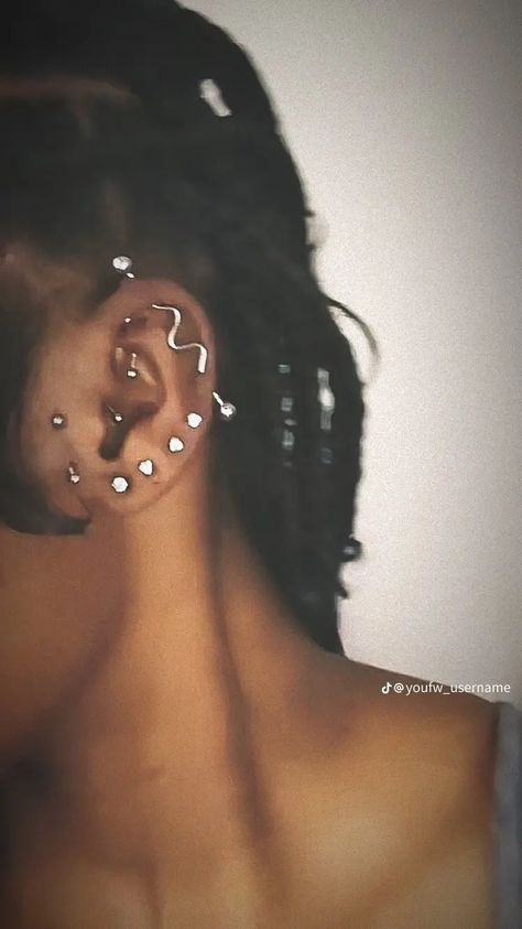 Spectrum Piercing, Ashley Piercing, Pretty Piercings, Ear Peircings, Piercing Inspo, Cool Ear Piercings, Pretty Ear Piercings, Cool Piercings, Cute Ear Piercings