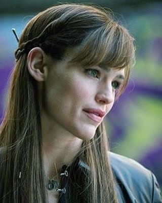 194 Me gusta, 5 comentarios - Jennifer Garner Fanpage🌹 (@justjennifergarner) en Instagram: "When other people said the Netflix Elektra is better while I thought Jennifer is way better and she…" Elektra 2005, Jennifer Garner Elektra, Jennifer Garner Style, Jen Garner, Sydney Bristow, Elizabeth Berkley, Melissa George, Elektra Natchios, Alyson Hannigan