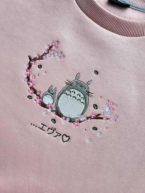 Totoro Sweatshirt, Diy Embroidery Designs, Anime Sweatshirt, Embroidery Tshirt, Embroidery Hoodie, Embroidery On Clothes, 자수 디자��인, Embroidered Crewneck, Hand Embroidery Art