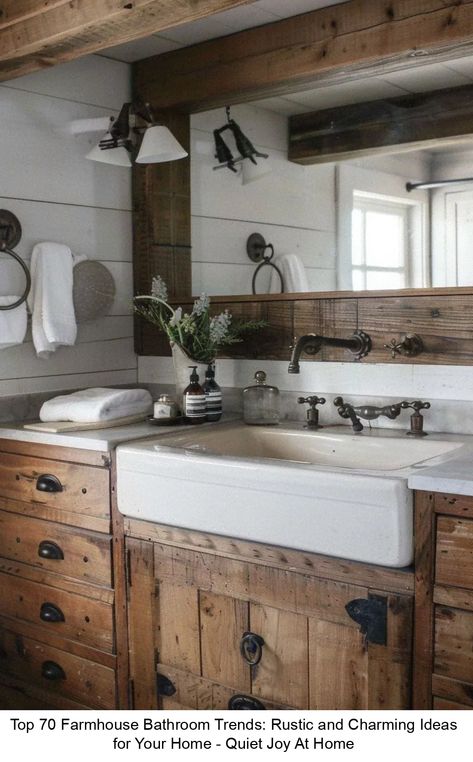 As someone who loves the rustic charm of farmhouse decor, I know how important it is to make every room in the house feel cozy and welcoming. Rustic Bathroom Accessories, Farmhouse Bathroom Accessories, Barn House Interior, Rustic Farmhouse Bathroom, Rustic Bathroom Vanities, Farmhouse Remodel, Rustic Home Design, Rustic Bathrooms, Dream House Rooms