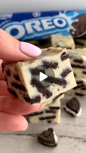 Daily | Food | Recipes on Instagram: "3-INGREDIENT MICROWAVE OREO FUDGE😍

If you’ve never made easy chocolate fudge before, you’ve got to try this Oreo fudge version made in the microwave!
It’s sweet and creamy, packed with Oreos and it’s so quick to make 

All you need is:
1 tin (397g) condensed milk
500g white chocolate, broken into pieces
14 Oreos, broken into pieces
Tin size: 8x8”
Enjoy!
・
・
• by @fitwafflekitchen
-
-
-
#foodstyling #foodstagram #foodlover #asmrfood #easyrecipes #foodreels #foodphotography #fooddelicious #tasty #foodart #recipeoftheday #foodlove #foodiesofinstagram #foodiesofinsta
#fyp #foodreelstagram #nycfood #viralreels #usa
#californiafoodie #losangelesfood #explorepage #foodsofinstagram #dessertrecipe #dessertlover #chocolatelover #fudgebrownie #yummy #usafood #c Easy Chocolate Fudge, Oreo Fudge, Los Angeles Food, Usa Food, Oreo Dessert, Nyc Food, Dessert Lover, Fudge Brownies, Dee Dee