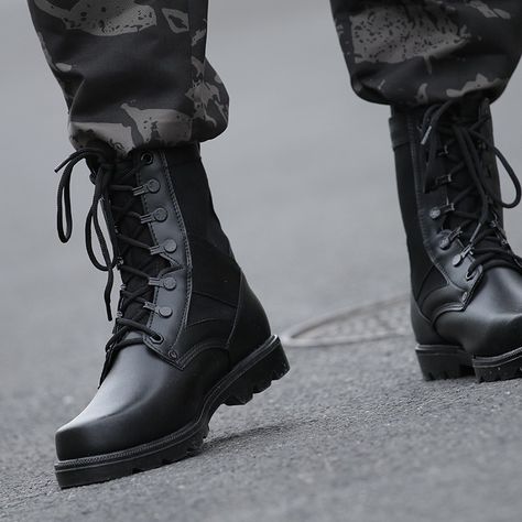 Army Art, Tactical Fashion, Kevin Johnson, Boots Outfit Men, Hot Army Men, Adventure Boots, Air Shoes, Outfit Styles, Nike Air Shoes