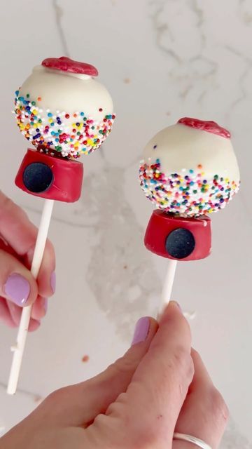 Twinkie Cake Pops, Bubble Gum Party Ideas, Bubblegum Party, Gumball Machine Cake, Oreo Candy, Cake Pops Ideas, Cake Puck, Work Treats, Cake Pucks