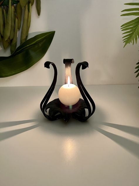 Vintage Wrought Iron Sculptural Swirl Single Candle Holder Forest Room Aesthetic, Romantic Gothic Home Decor, Gothic Boho Home Decor, Gothic Candle Holder, Gothic Candle, Romantic Candle, Gothic Candles, Academia Decor, Floor Candle