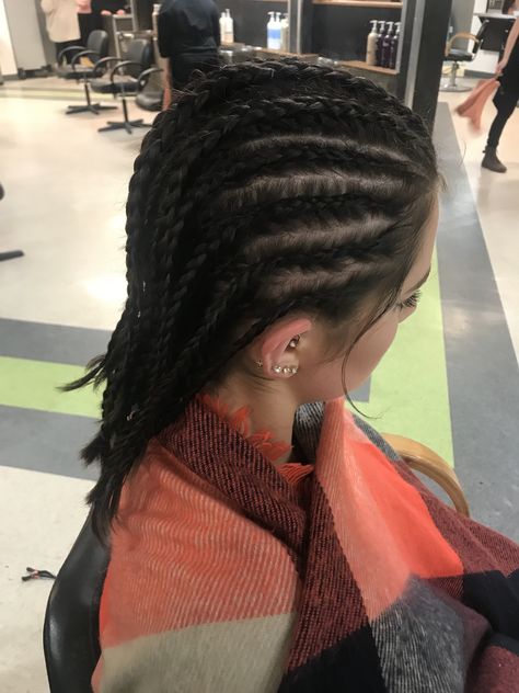 Cornrows On Straight Hair, Mexican Cornrows, Asian Cornrows, Woman With Cornrows, Half Head Cornrows White, Short Cornrow Hairstyles, Cornrow Hairstyles White, Celebrity Cornrow Hairstyles, Cornrows Short Hair