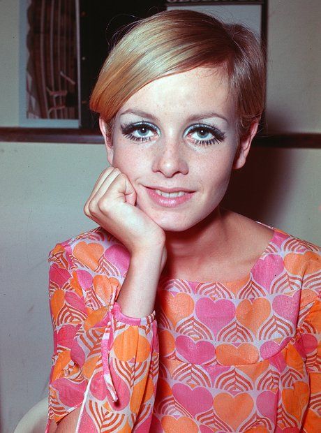 960s fashion was deeply inspired by the civil rights movement and breaking loose from the restrictions of the past. We take a look at some of the Most Popular 1960s Fashion Styles For Women You Can Recreate 1960s Makeup, 1960s Looks, Colleen Corby, Pattie Boyd, Pixie Crop, Short Hair Model, Edie Campbell, Jean Shrimpton, Jessica Stam