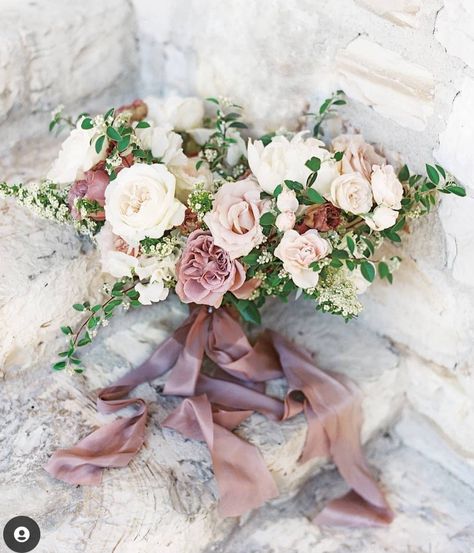 White Color Palette, Mauve Wedding, Beautiful Bridal Bouquet, Dusty Mauve, Wedding Flower Inspiration, Lavender Wedding, Wedding Bridal Bouquets, Bride Bouquets, Bridal Flowers