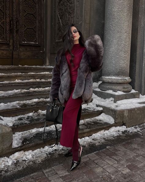 The trend we're seeing all over our social media? The Mob Wife aesthetic. The mob wife aesthetic is the anti-quiet luxury movement with key moments being all about heavier makeup and fur coats. At first we were like.. no thank you, but we have to admit, the fur coat look is growing on us. Here are just 3 modest mob wife looks that we think do the trend right ✨ What are your thoughts on the mob wife aesthetic? Drop your take 👇🏻 Mob Wife Fashion, Mobster Wife Aesthetic, Mob Wife, Brown Velvet Coat, Fur Coat Aesthetic, Black And Grey Wallpaper, Mob Wives, Reality Shows, Aesthetic Shop