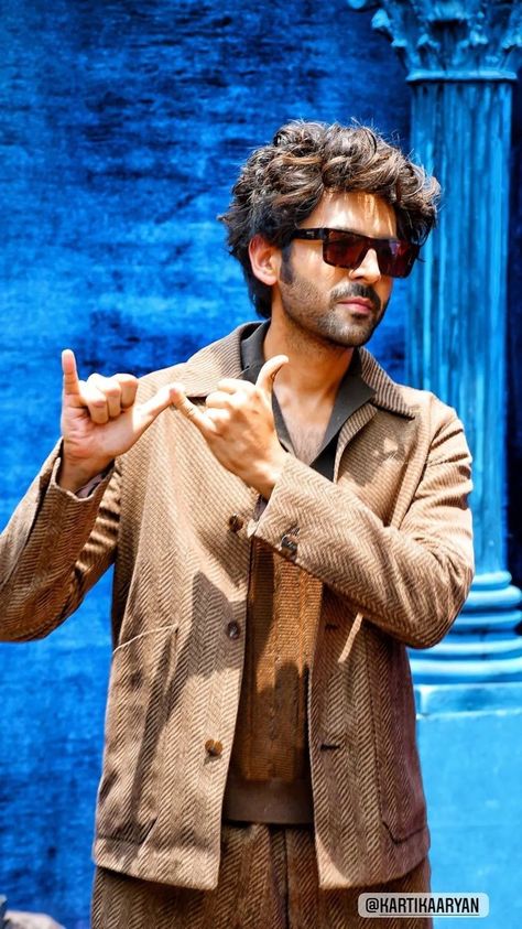 Kartik Aaryan Bhool Bhulaiyaa 2, Karthik Aaryan, Kartik Aaryan, Sidharth Malhotra, Handsome Celebrities, Muslim Kids, Baby Steps, Handsome Actors, Actor Photo