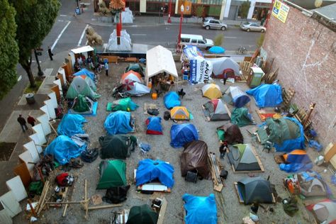 Tent Cities Full Of Homeless People Are Booming In Cities All Over America As Poverty Spikes | True Pundit Tent City Concept Art, Homeless Help, Micro Housing, Textile Architecture, Hearing Things, Urban Camping, Tent City, Tarp Shelters, Phoenix Homes