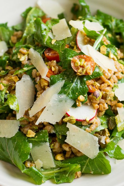 Charlie Bird’s Farro Salad Recipe - NYT Cooking Roasted Rutabaga, Farro Salad Recipes, Fresh Tomato Soup, Farro Salad, Grain Salad, Pressure Cooker Chicken, Nyt Cooking, Juicy Tomatoes, Soup And Salad