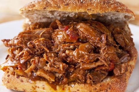 Pulled Venison is an Easy Weekend Meal Your Family Will Love Pulled Venison, Slow Cooker Venison, Bbq Pulled Pork Slow Cooker, Bbq Pulled Pork Recipe, Venison Roast, Large Family Meals, Deer Meat, Slow Cooker Bbq, Venison Recipes