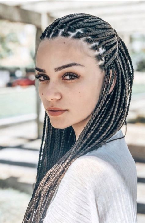 Romani Braids, Box Braids White Girl, Rasta Braids, Silver Hair Braids, Synthetic Dreads Hairstyles, White Girl Braids, Micro Braids Hairstyles, Braiding Hair Colors, Festival Braids