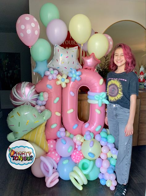 Candy Theme Birthday Party, Donut Themed Birthday Party, Candy Balloons, Sprinkle Party, Candy Birthday Party, Birthday Decorations Kids, Candyland Birthday, Candy Theme, Birthday Balloon Decorations