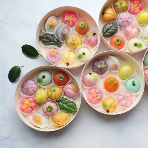 Wagashi Recipe, Wagashi Art, حلويات عربية, Japanese Sweets Wagashi, Culinary Cooking, Thai Dessert, Japanese Dessert, Exotic Food, Asian Desserts