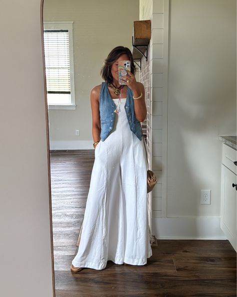 Shop Kamora One-Piece and other curated products on LTK, the easiest way to shop everything from your favorite creators. White Pants, Boho Chic Fashion, Spring Summer Outfits, Outfits Casuales, Denim Vest, Simple Outfits, Look Fashion, Boho Outfits, Spring Summer Fashion