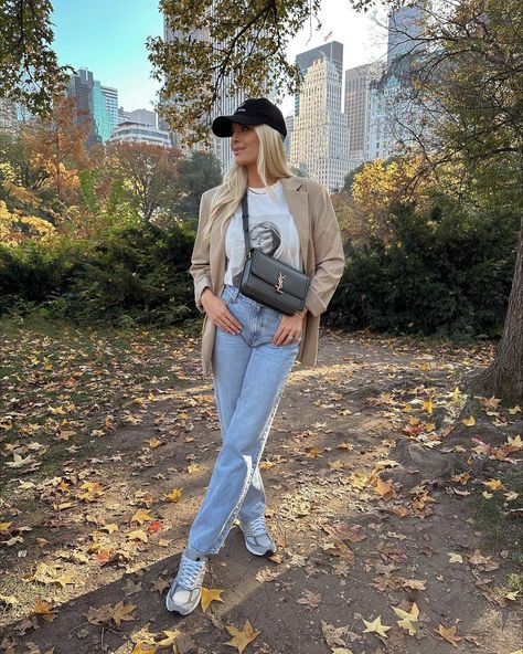 Fall Outfit Idea 2022 | Kathleen Post | tan blazer, jeans, ysl bags, black hat, new balance sneakers, dad sneakers, fall outfit idea, fall outfit sneaker Winter Wedding Attire, Outfits Blazer, Kathleen Post, New York City Guide, Cute Coffee Shop, Ysl Bags, Fall Transition Outfits, Tan Blazer, Nyc Skyline