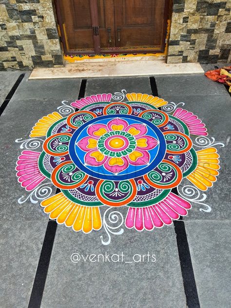 Rangoli Pics For Diwali, Oil Paint Rangoli On Floor, Rangoli Designs Paint, Painting Rangoli Design On Floor, Muggulu Design With Colors, Welcome Rangoli Designs Latest, Big Size Rangoli Designs, Rangoli With Paints On Floor, Rangoli Designs Colourful