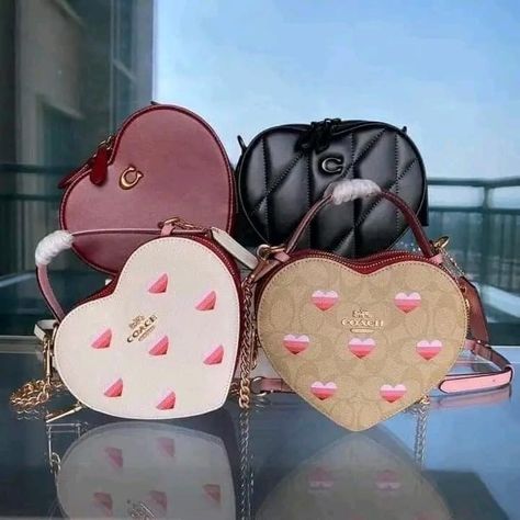 Heart Purse, Womens Designer Bags, Heart Bag, Bag Chain, Coach Crossbody, Crossbody Tote Bag, Dreamcatchers, Crossbody Tote, Designer Bag