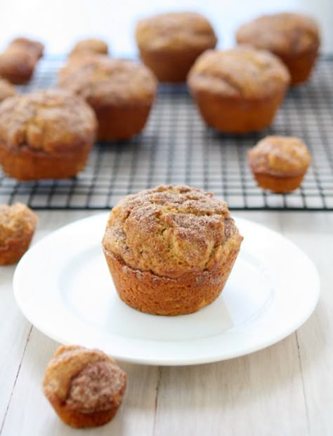 Cinnamon-Sugar Pumpkin Muffins Easy Pumpkin Muffin, Pumpkin Muffins Easy, Peanut Butter Banana Muffins, Muffins Vegan, Pumpkin Muffin Recipes, Sugar Pumpkin, Pumpkin Muffins, Banana Muffins, Pumpkin Dessert