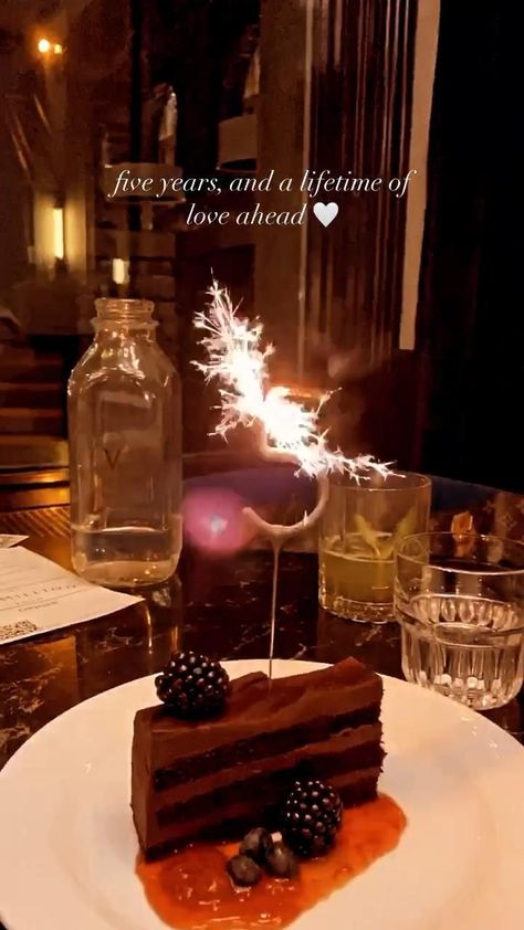 Anniversary Wishes Instagram Story Ideas, Anniversary Ideas Aesthetic, Anniversary Wish Instagram Story, Ig Anniversary Story, Wishing Anniversary To Boyfriend, Relationship Anniversary Story Ideas, Birthday Romantic Ideas For Him, Love Anniversary Captions For Instagram, Anniversary Cake For Boyfriend