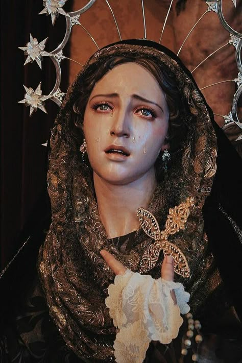 Catholic Aesthetic, Religious Imagery, Lady Of Sorrows, Mary Statue, Mama Mary, Our Lady Of Sorrows, Blessed Mother Mary, Holy Mary, Blessed Virgin Mary