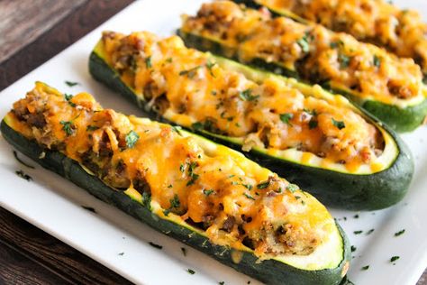 Ground Turkey Zucchini, Boat Recipes, Fried Zucchini Recipes, Zucchini Boat, Zucchini Dinner Recipes, Zucchini Stuffed, Turkey Zucchini, Zucchini And Squash, Zucchini Boat Recipes