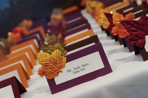 Fall Wedding Seating Cards, Fall Table Name Cards, Fall Wedding Place Card Ideas, Autumn Theme Wedding Decorations, Wedding Invites Fall, Autumn Wedding Name Place Cards, Autumn Place Cards, Fall Wedding Place Cards, Autumn Wedding Favours