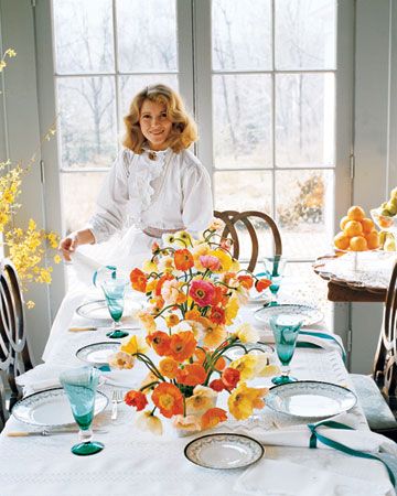 Entertaining began with Martha Stewart. Spendt a fabulous week w/her, discussing entertaining -- wow. Bedford New York, Turkey Hill, Martha Stewart Home, Paper Daisy, Entertainment Table, Martha Stewart Living, Table Tops, Beautiful Table, Martha Stewart