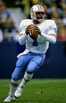 Warren Moon, one of my all time favorite QB's growing up. His stats stack up to anybody and everybody. Just wish he could have done it all as a Seahawk. Football Formations, Nfl Legends, Afl Football, Warren Moon, Nfl Football Helmets, Nfl Football Pictures, Texans Football, Football American, Texas Sports