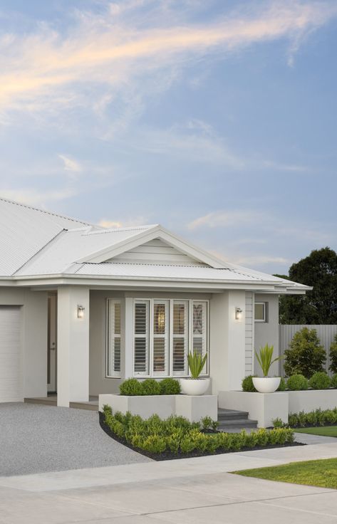 White Rendered House Exterior, Beige Render Exterior, White House Exterior Australia, Modern Hamptons Style Exterior, White Rendered House Exterior Australia, Surfmist And Monument Exterior, Hamptons House Facade, Hampton Style Facade Single Story, 2 Storey Hamptons Facade