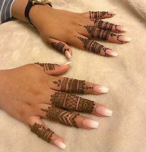 Fingers Henna, Fingers Mehndi Designs, Mehndi Designs 2022, Mehndi Designs Latest, Fingers Mehndi, Beautiful Dubai, Henna Designs Back, Finger Mehndi, Cute Henna Designs