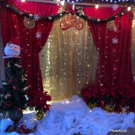 Backdrops For Christmas Parties, Christmas Party Photo Backdrop Ideas, Xmas Backdrop Ideas, Christmas Photobooth Idea, Christmas Photo Op Ideas, Christmas Backdrops For Photos Diy, Christmas Picture Backdrop Ideas, Christmas Backdrop Ideas Backgrounds, Santa Photo Backdrop Ideas