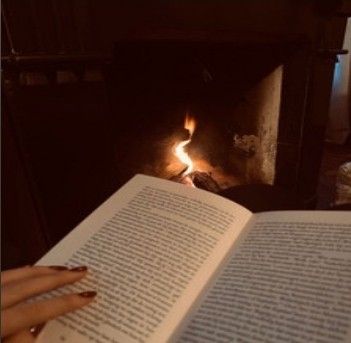 November Reading Aesthetic, Reading By Fireplace Aesthetic, Reading By The Fireplace, Fireplace Cozy Aesthetic, Reading By The Fire, Reading Fall Aesthetic, Cosy Reading Aesthetic, Autumn Reading Aesthetic, Reading By Fireplace