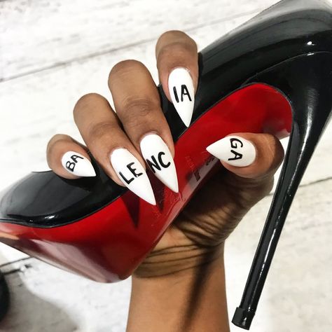 Balenciaga nails! Balenciaga Nails Design, Balenciaga Nails, One Glitter Nails, Wavy Nails, Square Nail Designs, Pointed Nails, Glow Nails, Nail Art Ombre, Glamorous Nails