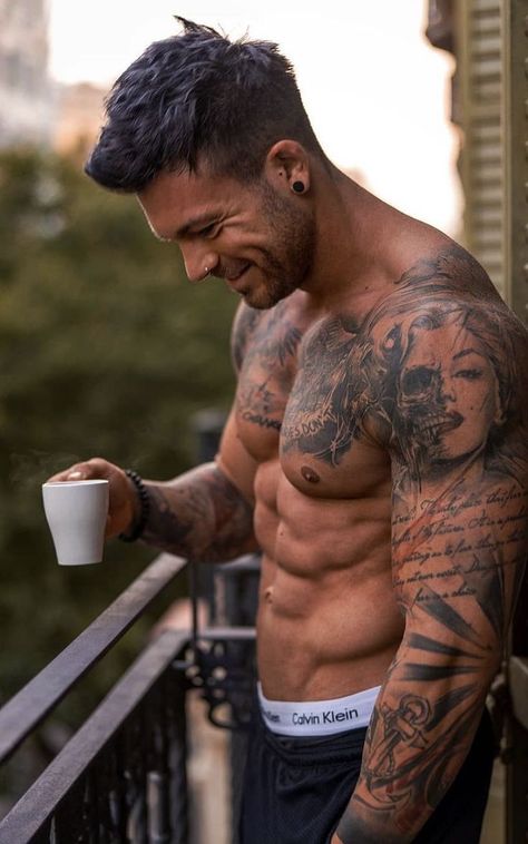 Chest And Shoulder Workout, Tatted Guys, Tatted Men, Tattoo Inspiration Men, Best Sleeve Tattoos, Inked Men, Chest Workouts, Body Fitness, Tattoo Sleeve Men